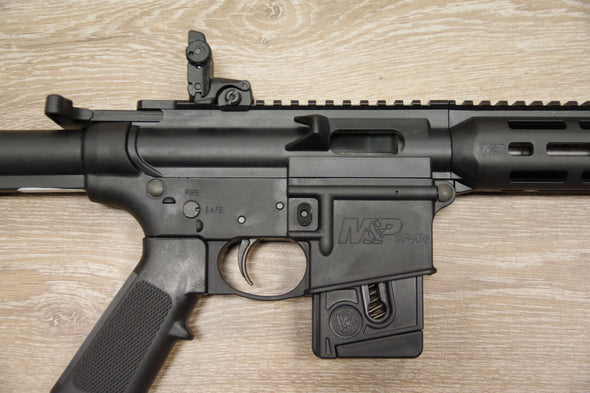 S/H SMITH & WESSON M&P 15/22 SEMI AUTO RIFLE .22LR (FO195)