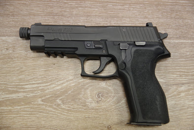 S/H SIG P226 USA SEMI AUTO PISTOL 9MM (EY696)