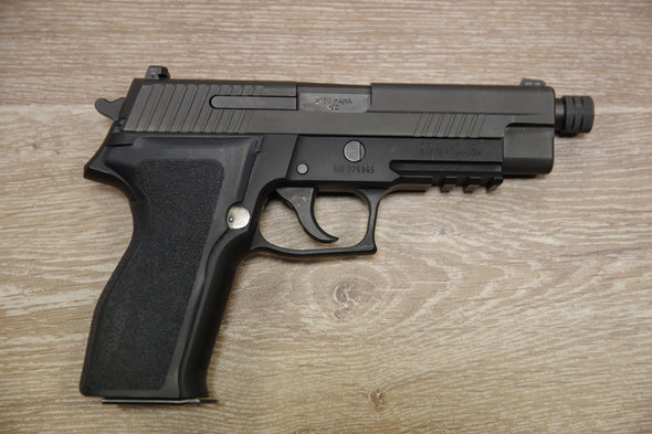 S/H SIG P226 USA SEMI AUTO PISTOL 9MM (EY696)